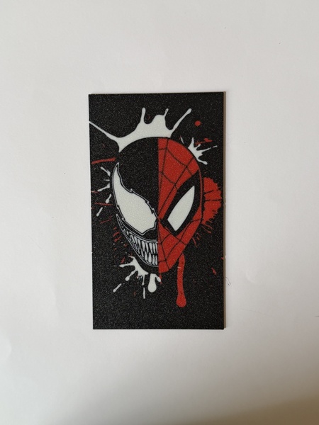 3D nyomtatott Pókember vs. Venom faldekoráció