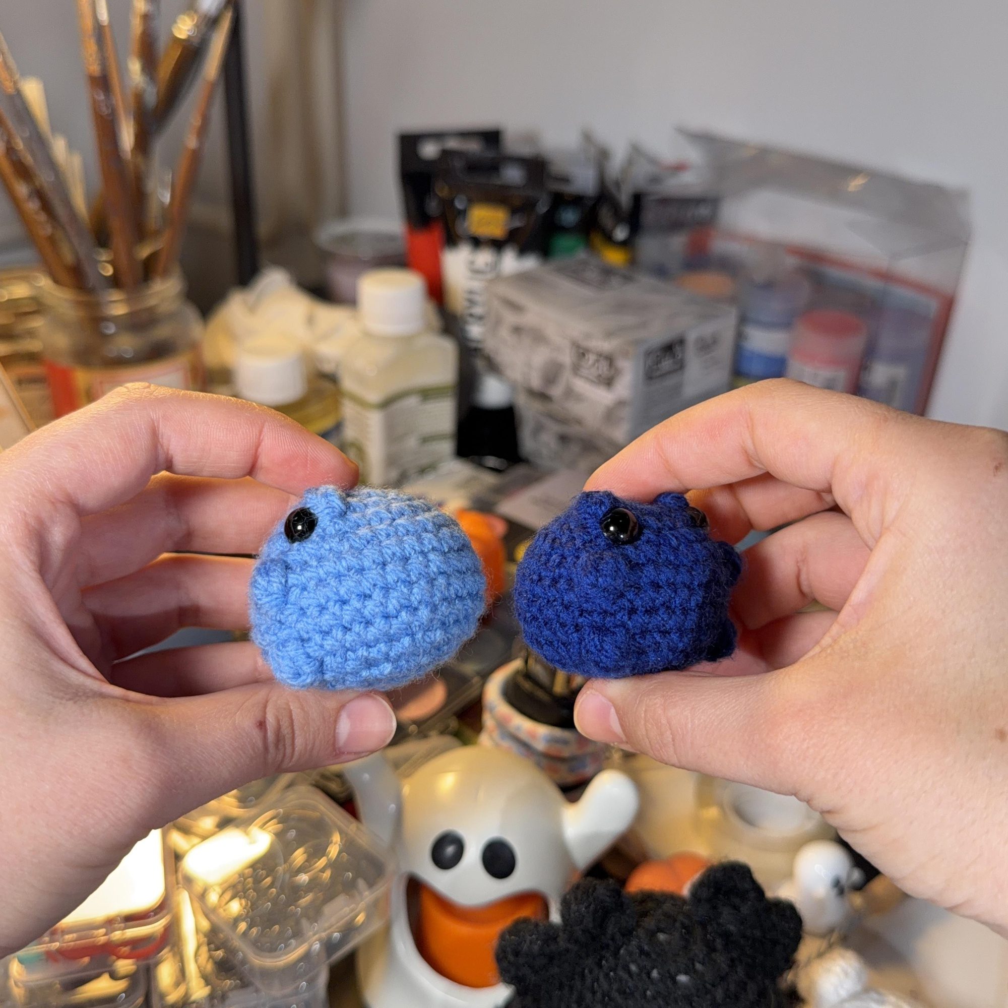 Dark & Light Blueberry Frog Crochet Keychain Duo - Image 3