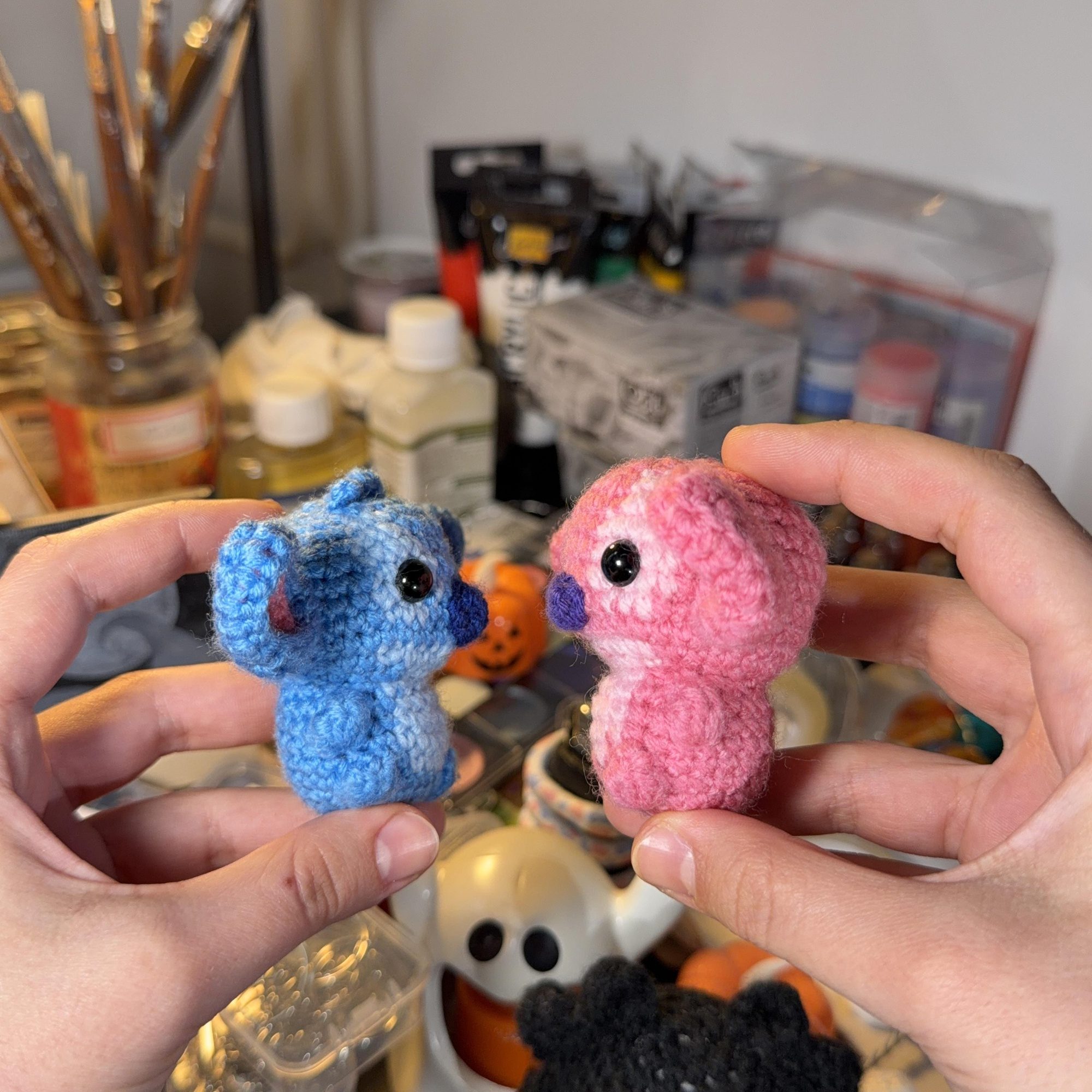 Blue & Pink Alien Couple Crochet Keychain Set - Image 4